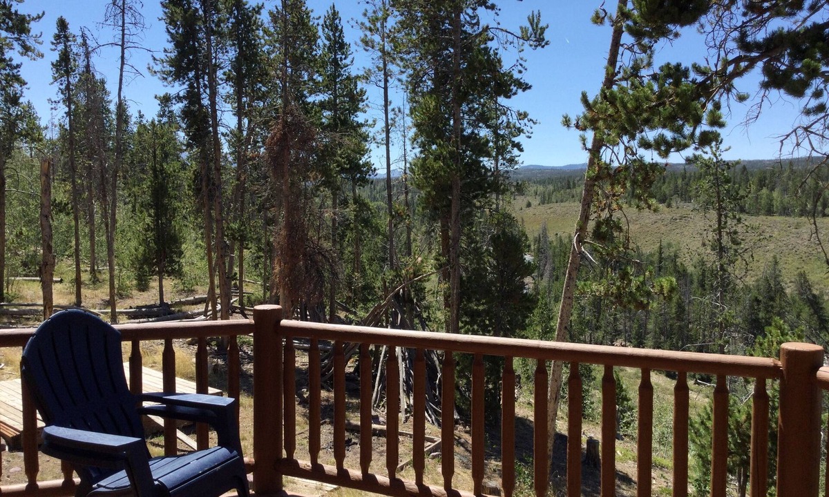 Coalville House | CABIN with STUNNING views on Bear River, HOT TUB access, ATV rentals available