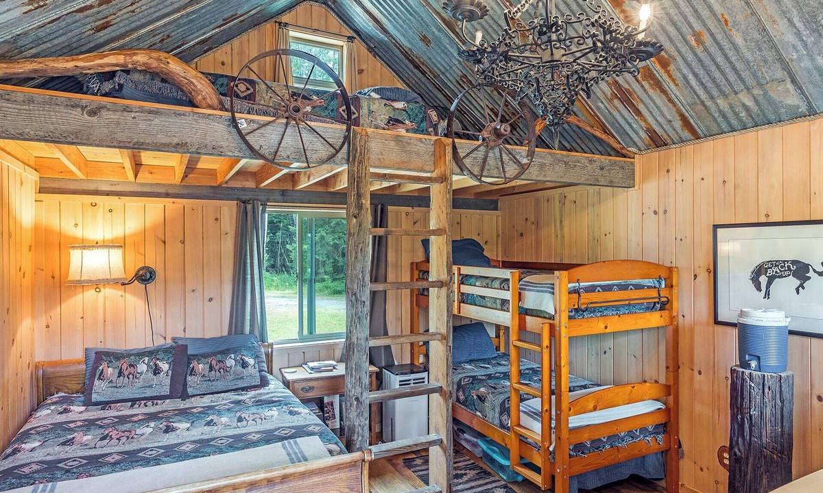 Sandpoint Cabin | Camping cabin on lakefront ranch in Sandpoint