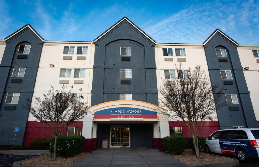 Medford Hotel | Candlewood Suites Medford by IHG