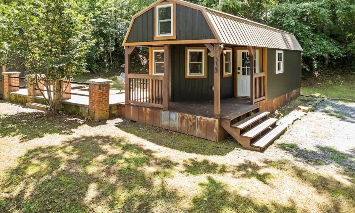 Cullowhee House | Casey Paradise Tiny Home Mountain Retreat near WCU