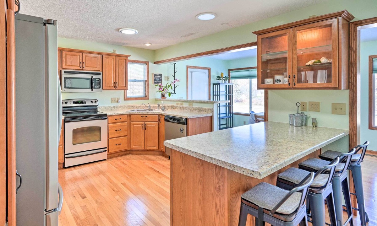 Cedar Rapids House | Cedar Rapids Home ~ 3 Mi to Dtwn!