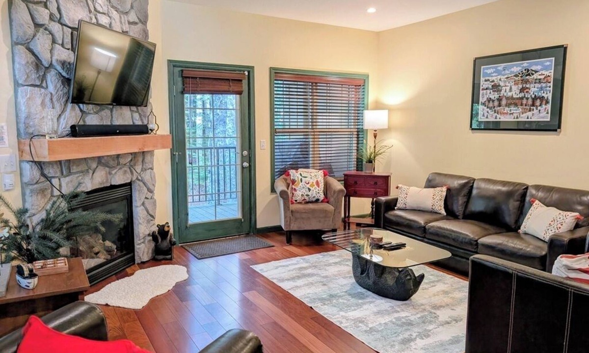 Government Camp Ski Chalet | Chalet 124 at the Official Collins Lake Resort