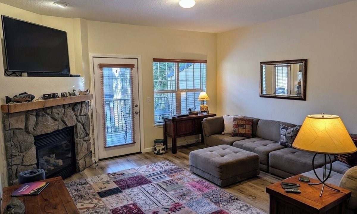 Government Camp Ski Chalet | Chalet 47 at the Official Collins Lake Resort