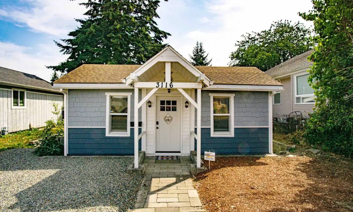 Central Tacoma House | Charming 2-bedroom bungalow in Central Tacoma with AC, WiFi