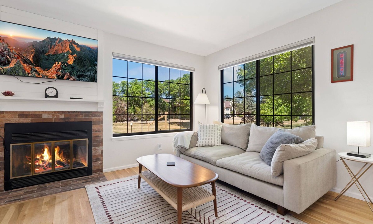 Gunbarrel Condo | Charming 2-bedroom condo near dog park, trails, breweries! 30-day minimum