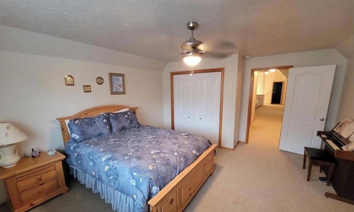 Mountain Home House | Charming 3-bedroom house in the beautiful mountains of Pine, Idaho.