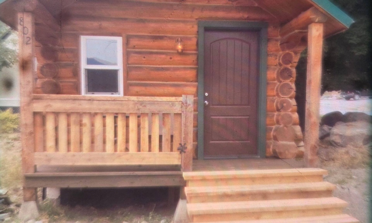 Thompson Falls Cabin | Charming cabin in tranquil and quaint Thompson Falls MT