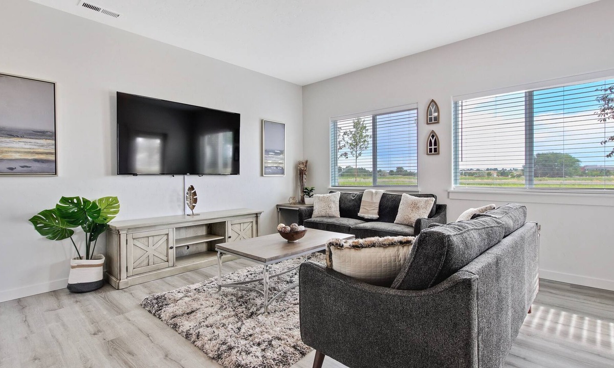 Nampa House | Charming Centrally Located Treasure Valley Custom Home