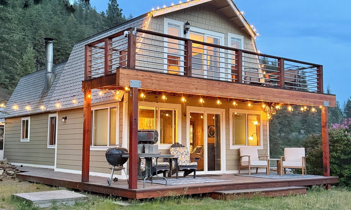 Oroville House | Charming Lake House
