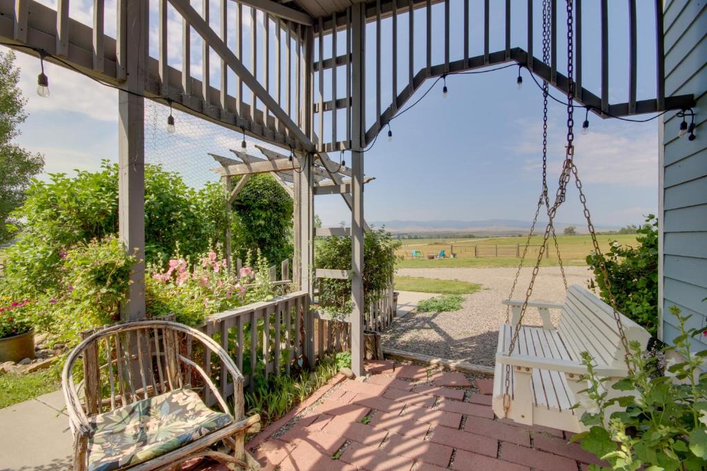 Livingston House | Charming Livingston Vacation Rental w/Views!