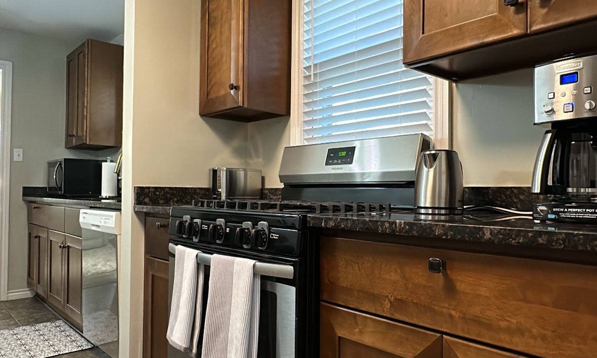 Westland House | Charming & modern 2 BR home, convenient location!