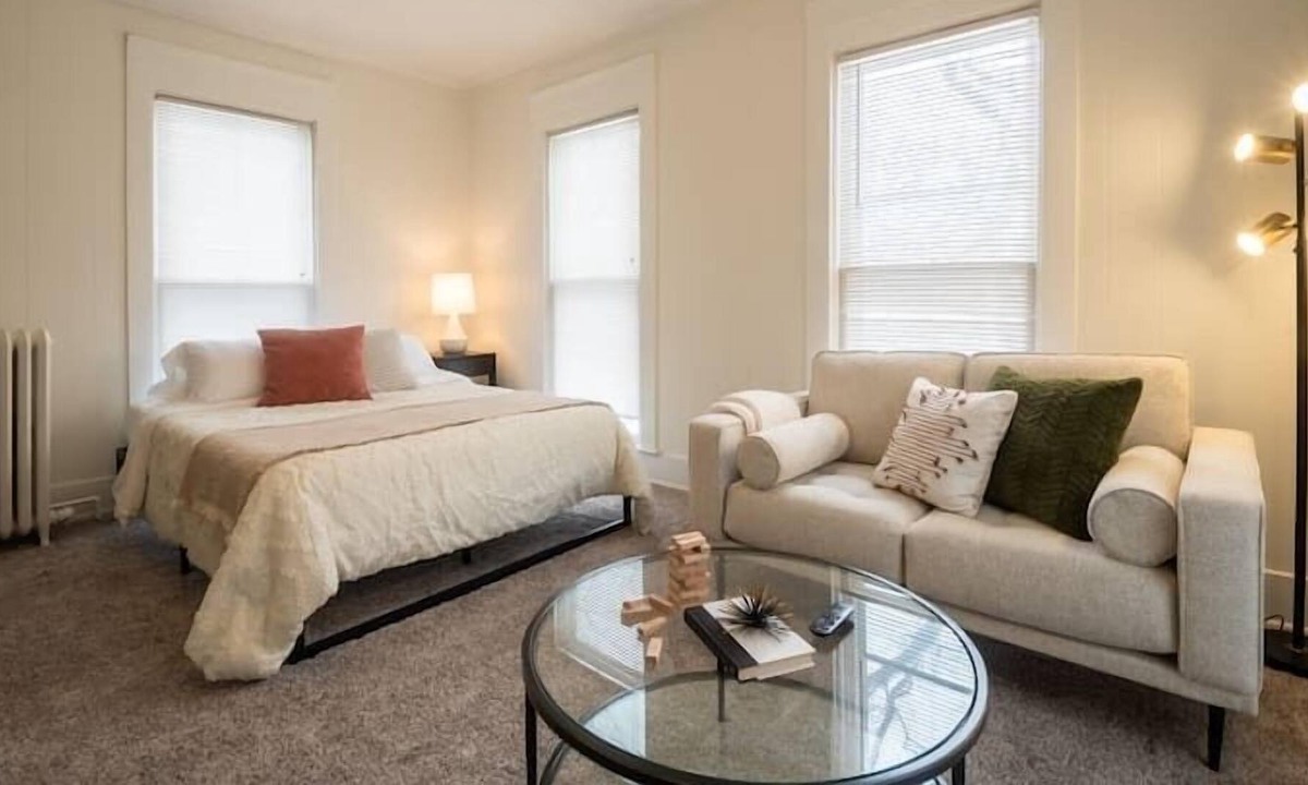 Des Moines Apartment | Charming Studio Minutes from Drake