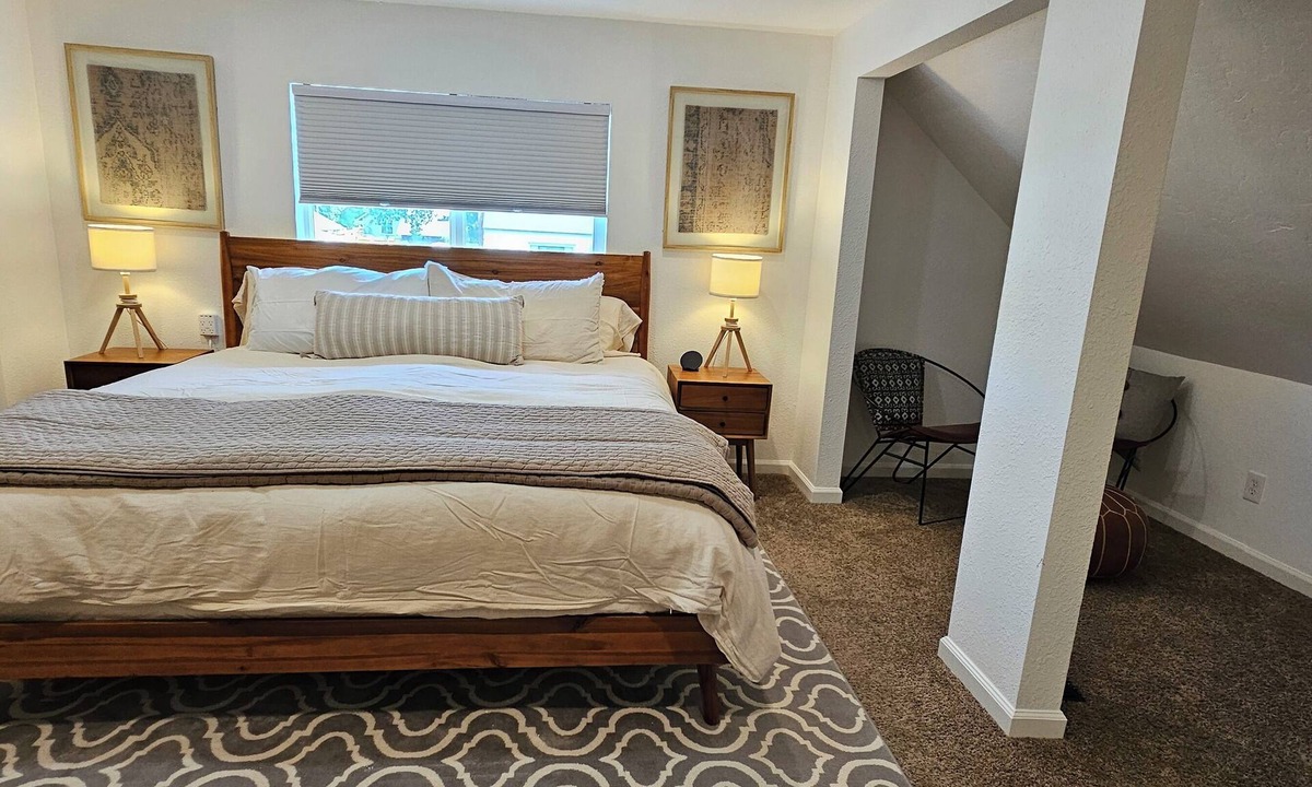 Garden District House | Cheerful 3 bedroom 2 bath, quick walk downtown!