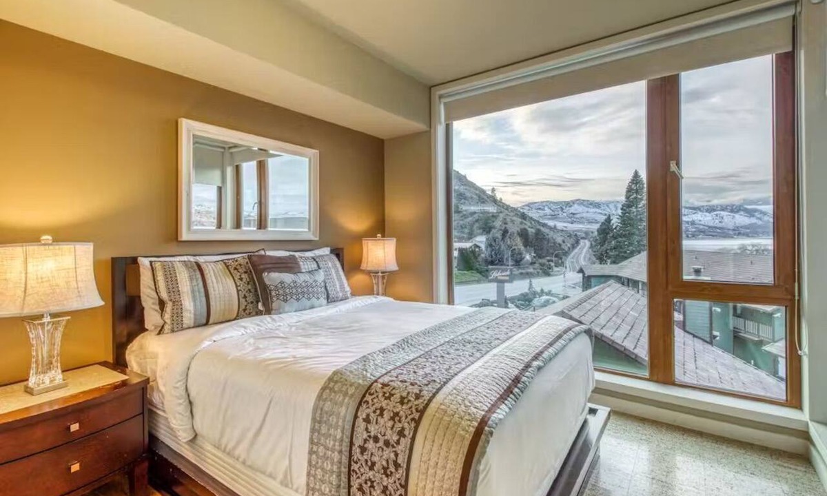 Chelan Condo | Chelan Resort Suites: Water Sunset #303