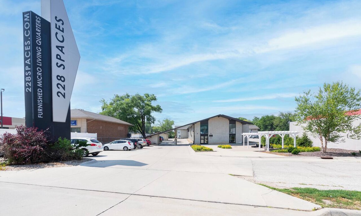 Cedar Falls Apartment | Chic 1-bedroom Micro Studio Apartment