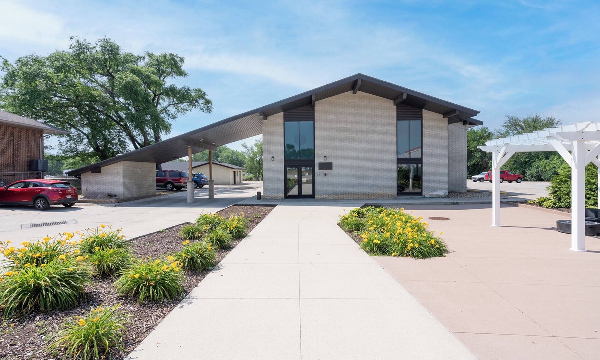Cedar Falls Apartment | Chic 1-bedroom Micro Studio Apartment