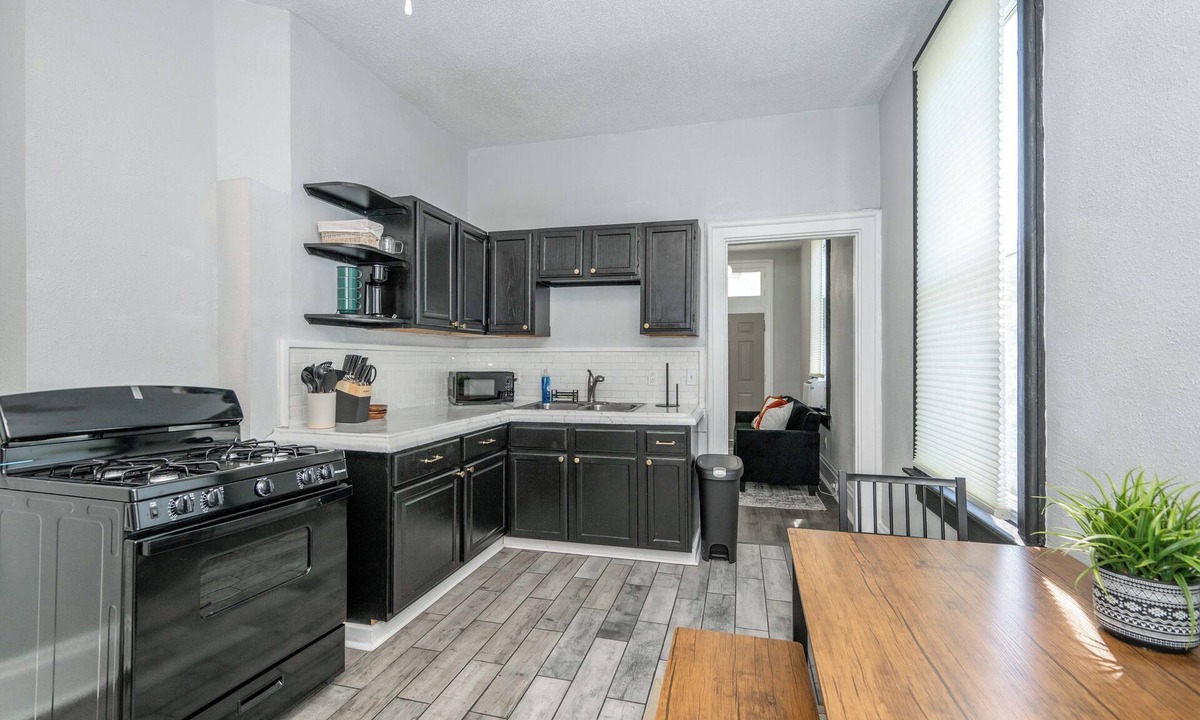 Walnut Hills Apartment | Chic, Modern Gem with Style – Walnut Hills Wonder! Walk to Dining & More