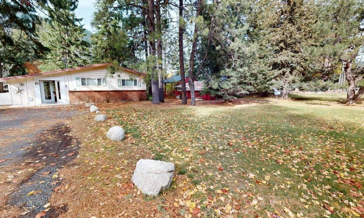 Joseph House | Chimney Lake on the River at Wallowa Lake