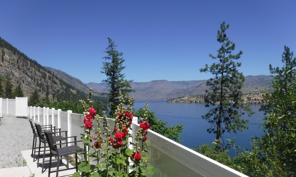 Chelan House | Choose these views and a great house!