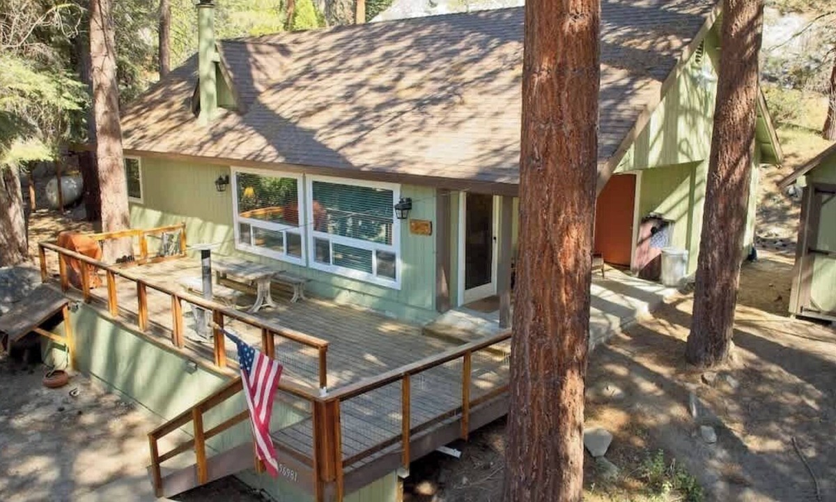 Ponderosa Cabin | Cielo Blanco- First Responder Cabin w Treehouse