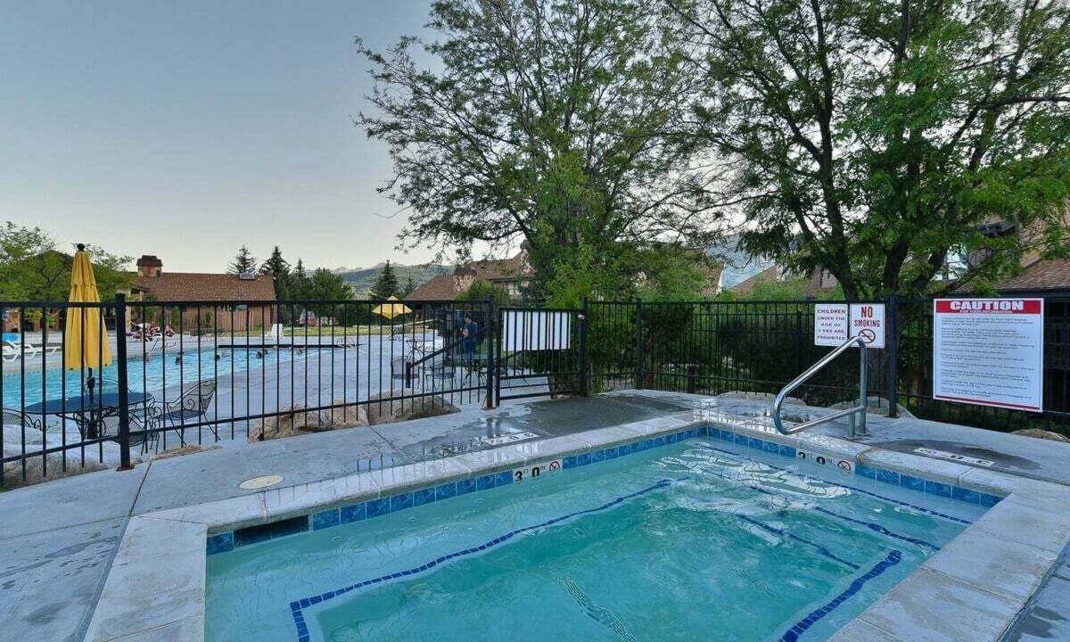 Wolf Creek Condo | Classic 1BR Wolf Lodge close to hot tub