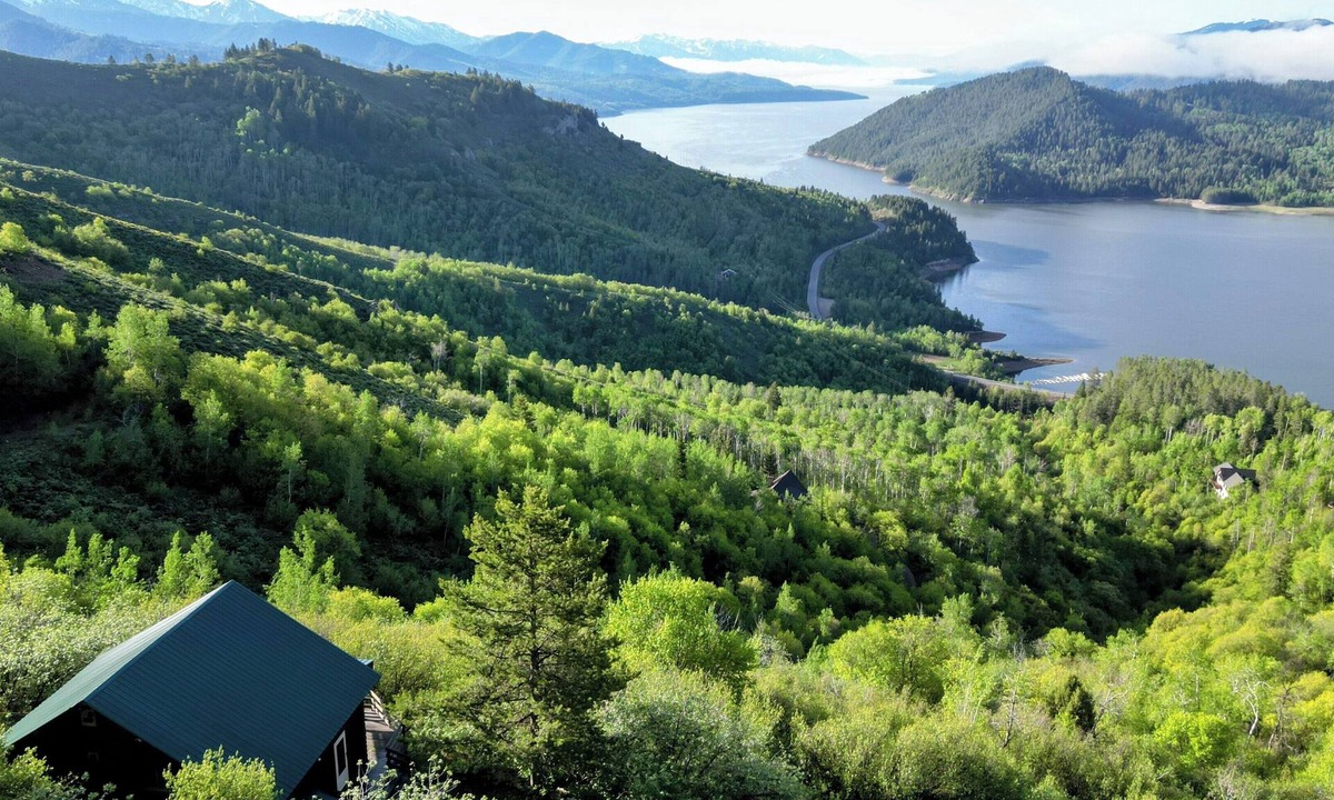 Irwin Cabin | Classic log cabin with stunning views!