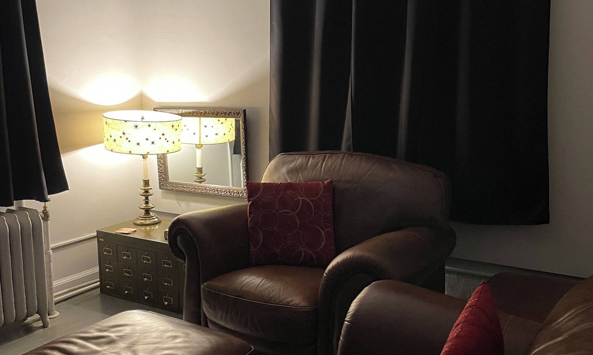 Boone Apartment | Classy Retro Suite "Preferred Partner of Rail Explorers" Pets OK