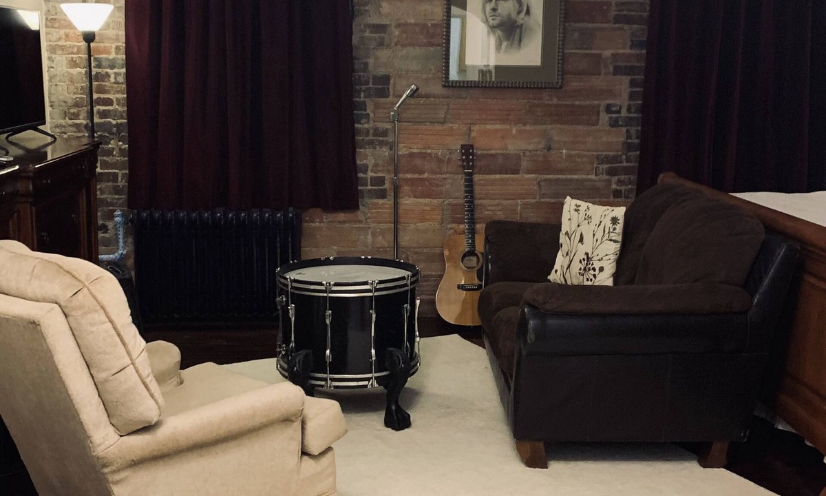 Boone Apartment | Classy Rock and Roll Suite "Partner of Rail Explorers" in Boone Extended Stay
