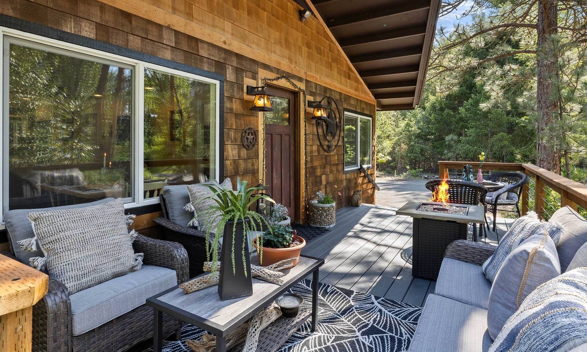 Cle Elum House | Cle Elum House: Mountain Views & River Access