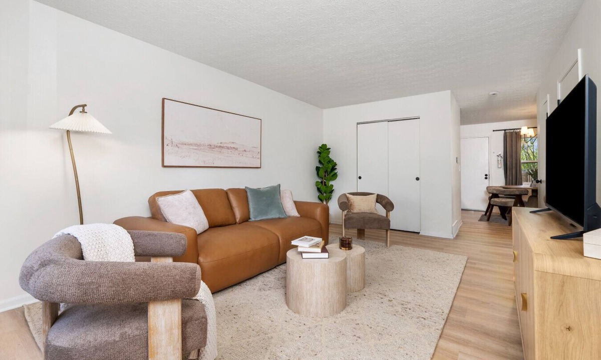 Columbus Villa | Clean, comfortable, and versatile home, perfect for long stays
