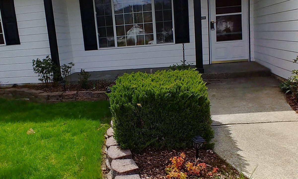 Coeur d'Alene House | Close to City, Lakes, Golf, skiing, mountain trails, the best of both worlds