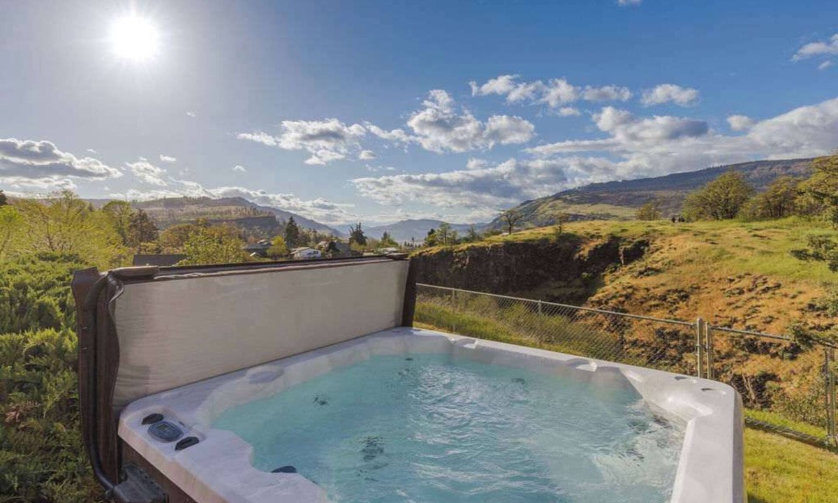 Mosier House | Closest home to Mosier Falls with mountain & river views, hot tub, & game room