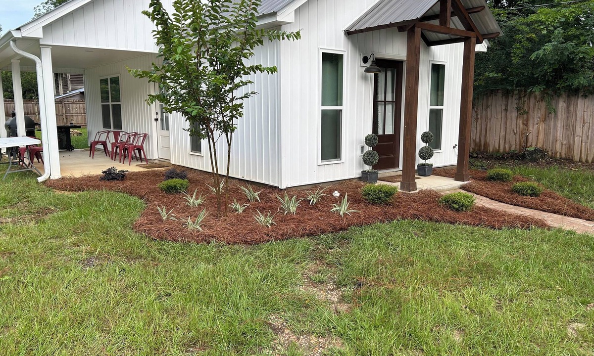 Brewton Cottage | Cloverdale Cottage - pool/no cleaning fee/short day trip to Gulf Coast Beaches