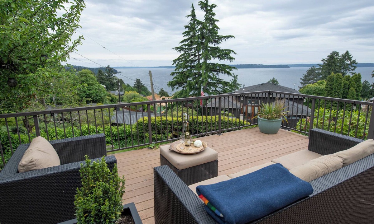 West Seattle House | Coastal Luxury Retreat w/Panoramic Ocean Views