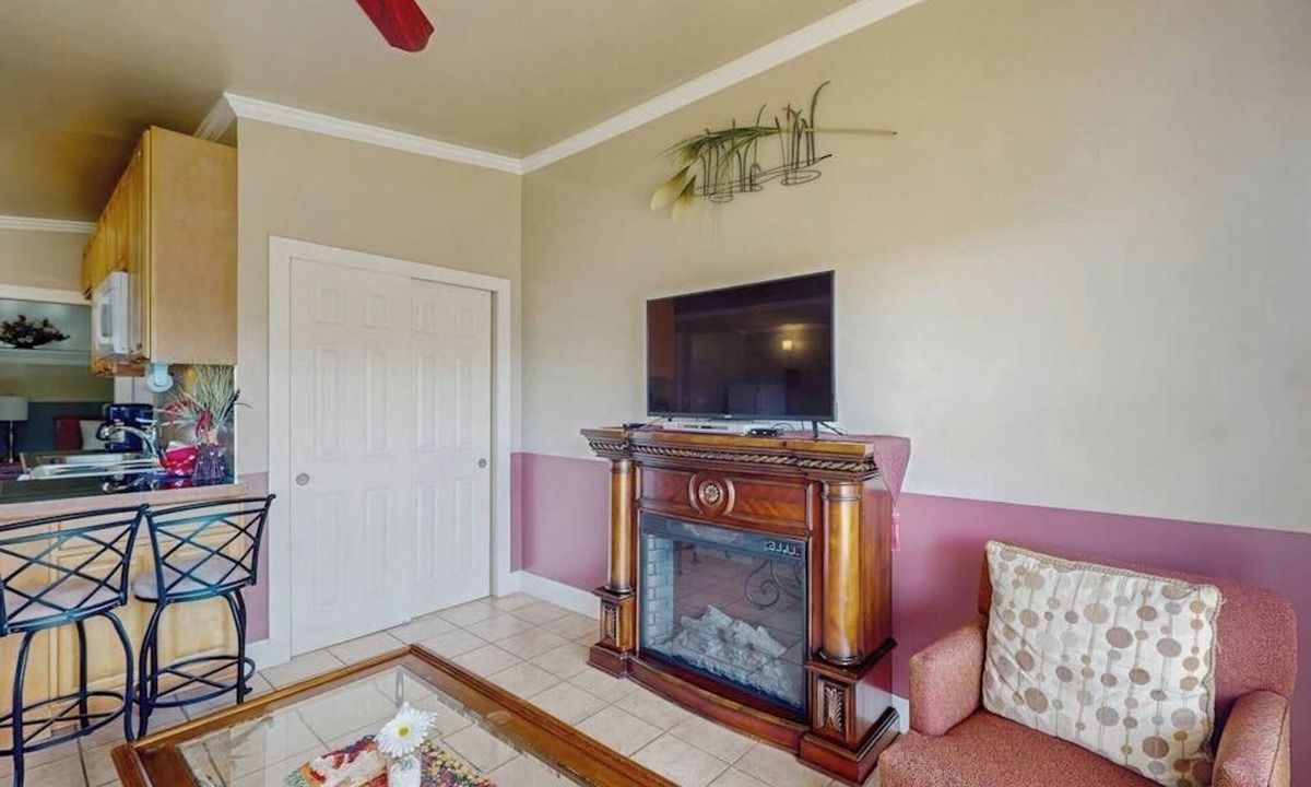Copalis Beach Condo | Coastal oceanfront condo with shared hot tub & beach trail access, dog friendly