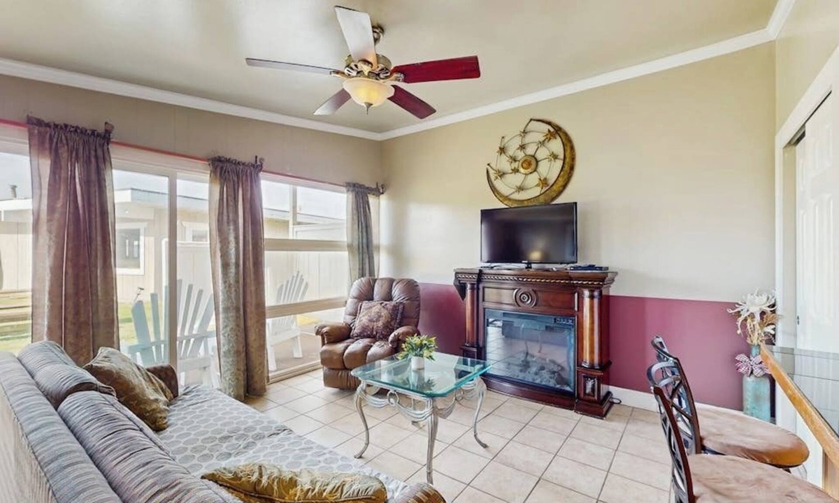 Copalis Beach Condo | Coastal oceanfront condo with shared hot tub & beach trail access, dog friendly