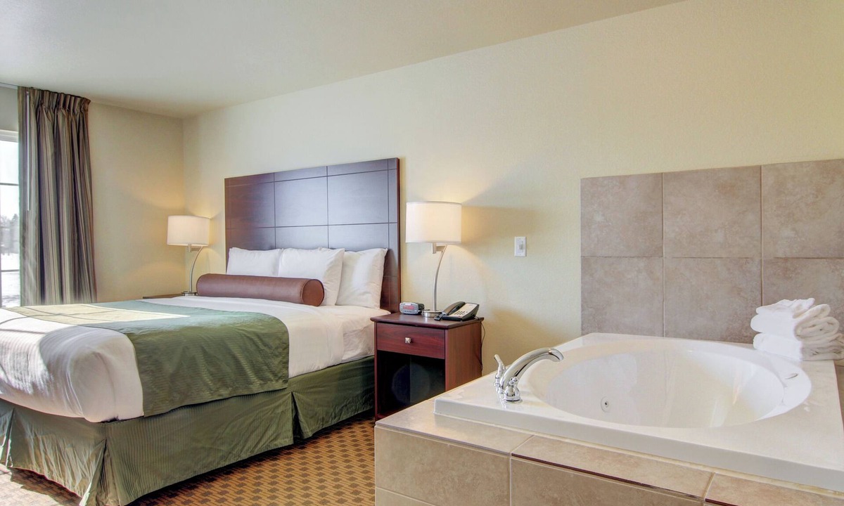 Carrington Hotel | Cobblestone Inn & Suites - Carrington