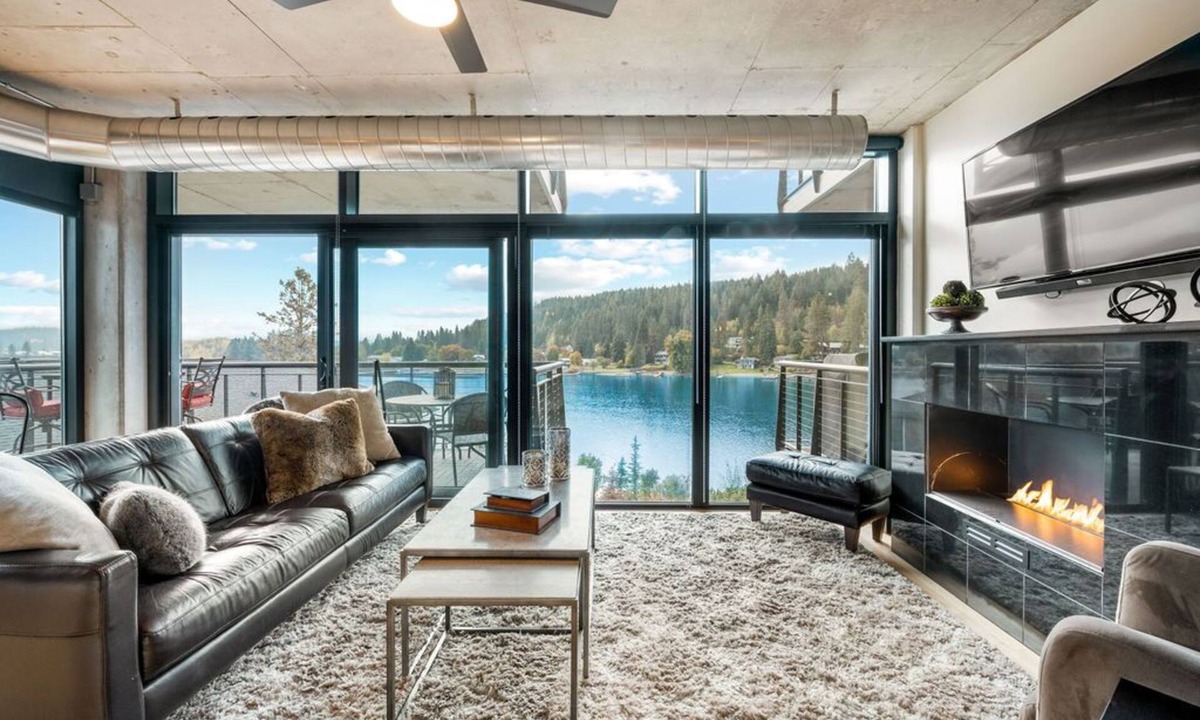 Coeur d'Alene Condo | Coeur d’Alene Luxury Waterfront Condo - Dates now available in July!