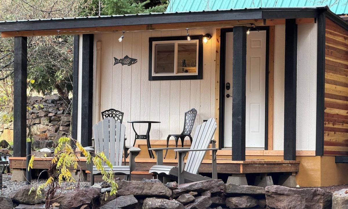 Idleyld Park Cabin | Coho Cabin in Umpqua National Forest