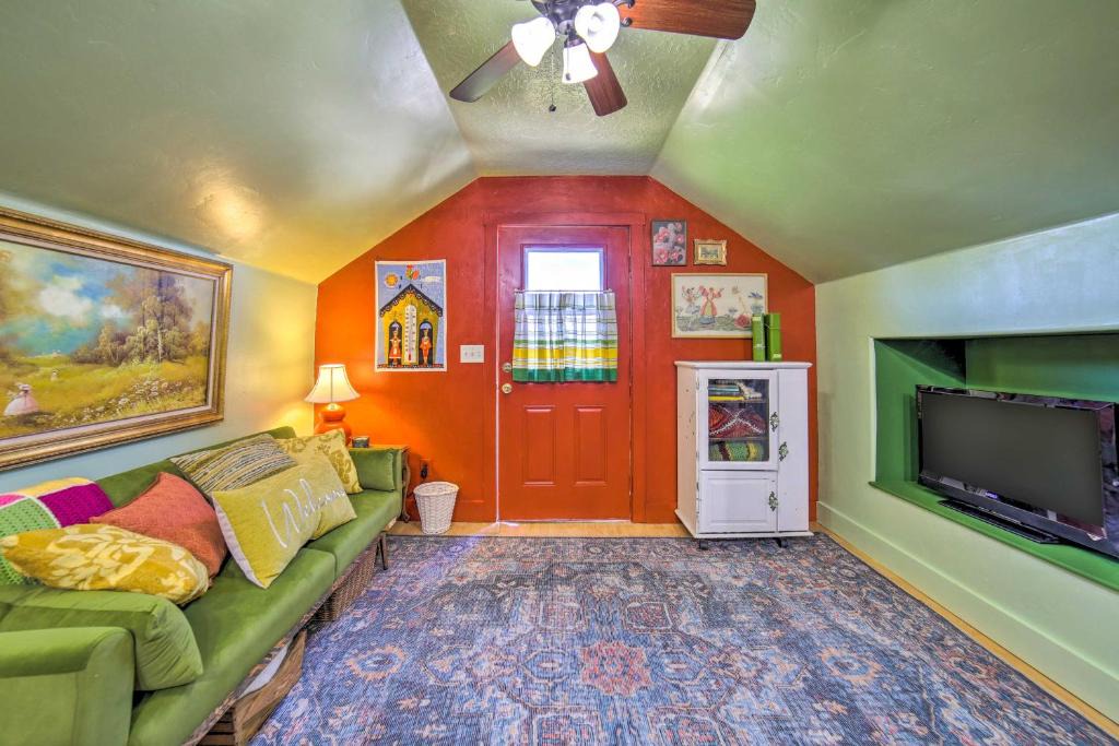 Sugar City Apartment | Colorful Sugar City Apartment ~ 4 Mi to BYU!