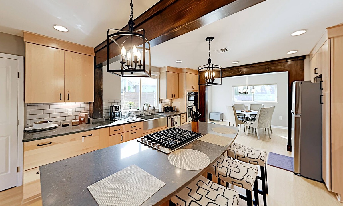 Mid-Beacon Hill House | Columbia City Cutie | Gourmet Kitchen, Central A/C & Yard | Walk to Dining