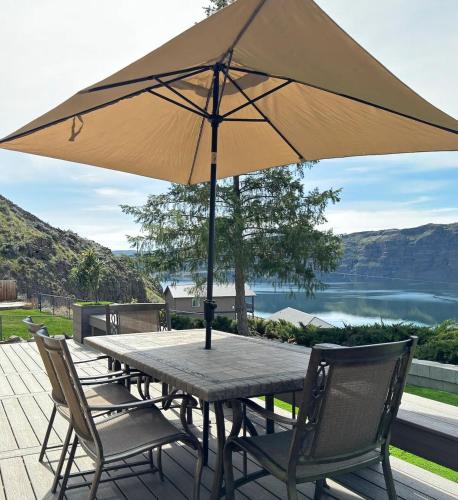 Sunland Estates House | Columbia River Gorge Cabin with Gorgeous View!