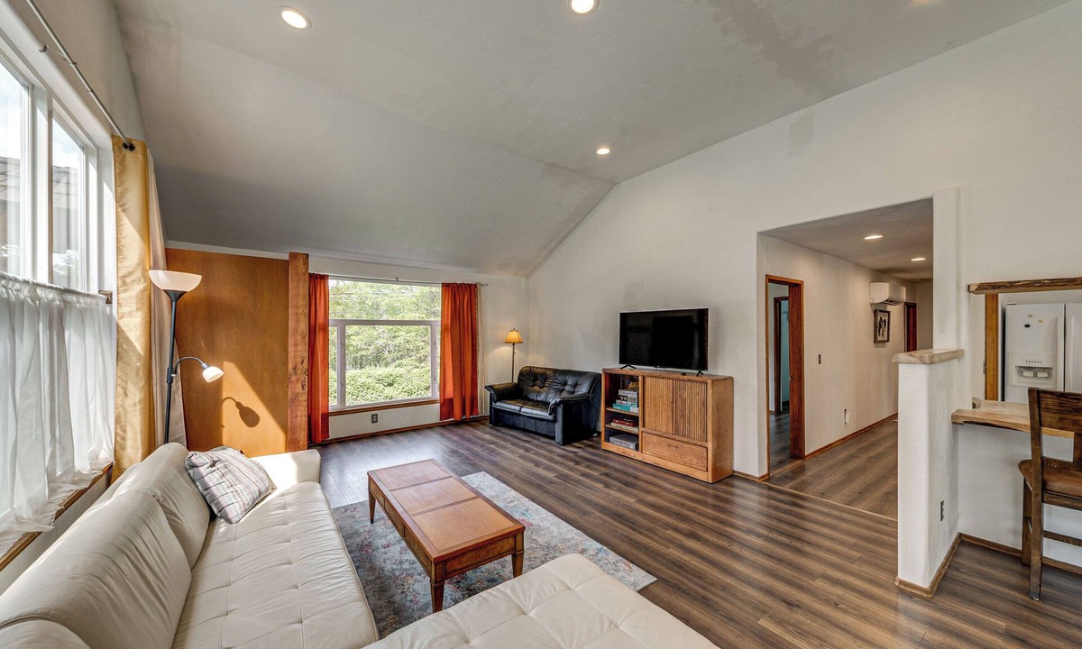Oak Harbor House | Combined Main House + Studio in Oak Harbor!