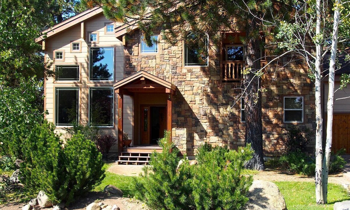 McCall House | Come enjoy spectacular river views from this gorgeous Payette River home, where comfort meets nature