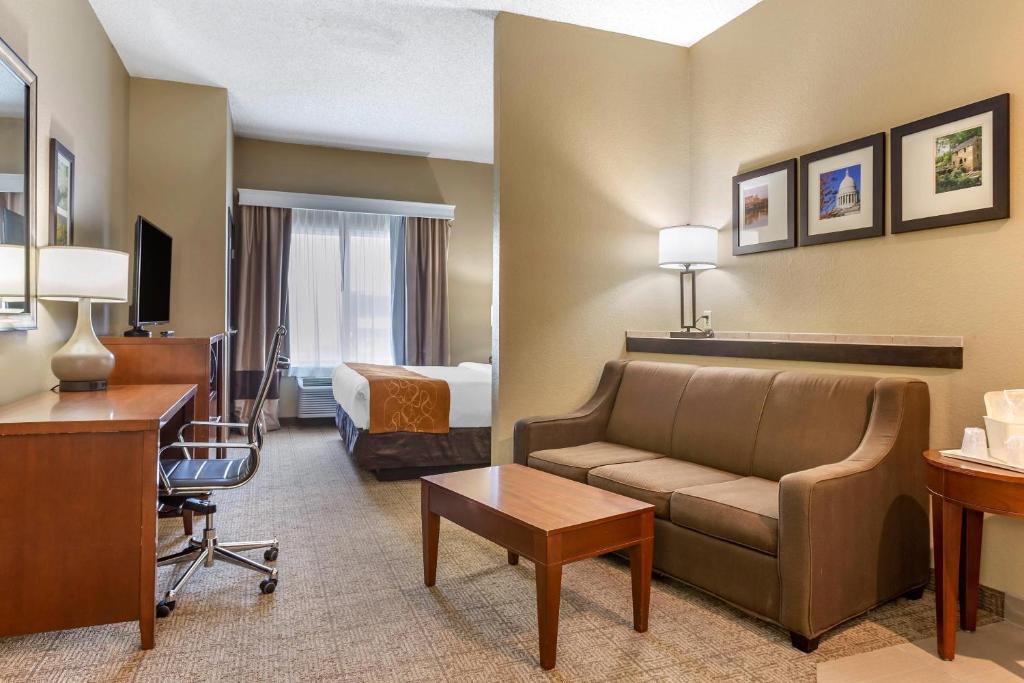 Jonesboro Hotel | Comfort Suites Jonesboro University Area