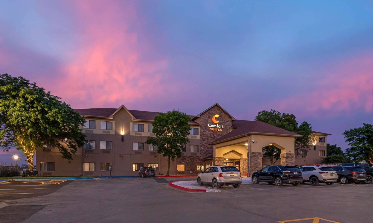 Council Bluffs Hotel | Comfort Suites Omaha East-Council Bluffs
