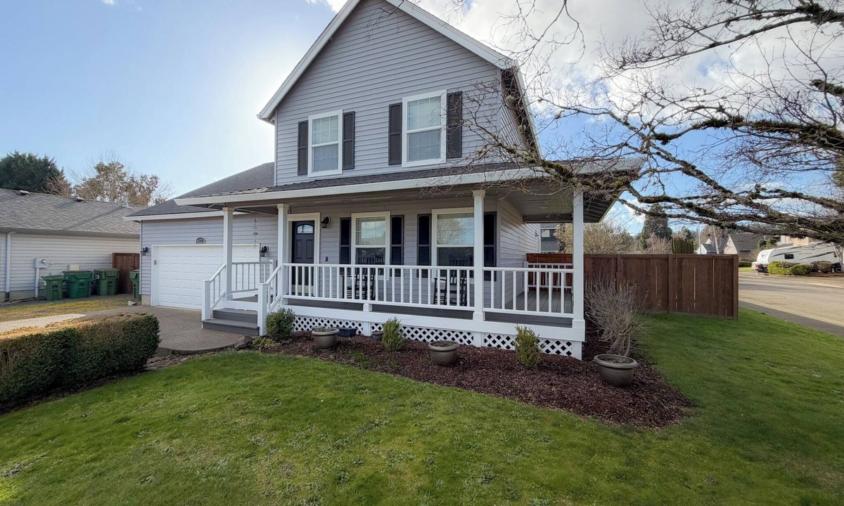 Dundee House | Comfortable Family Home for Extended Stays
