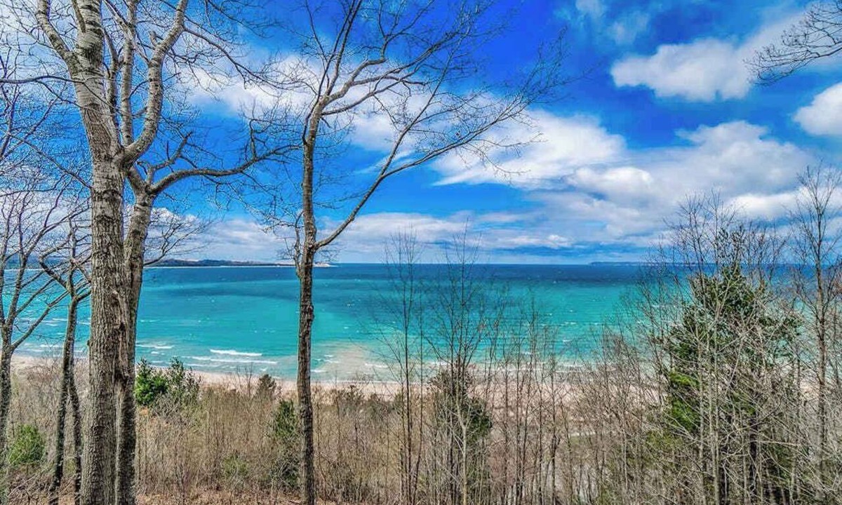 Maple City Condo | Comfy Glen Arbor condo with stunning Lake Michigan views, deck, & fireplace