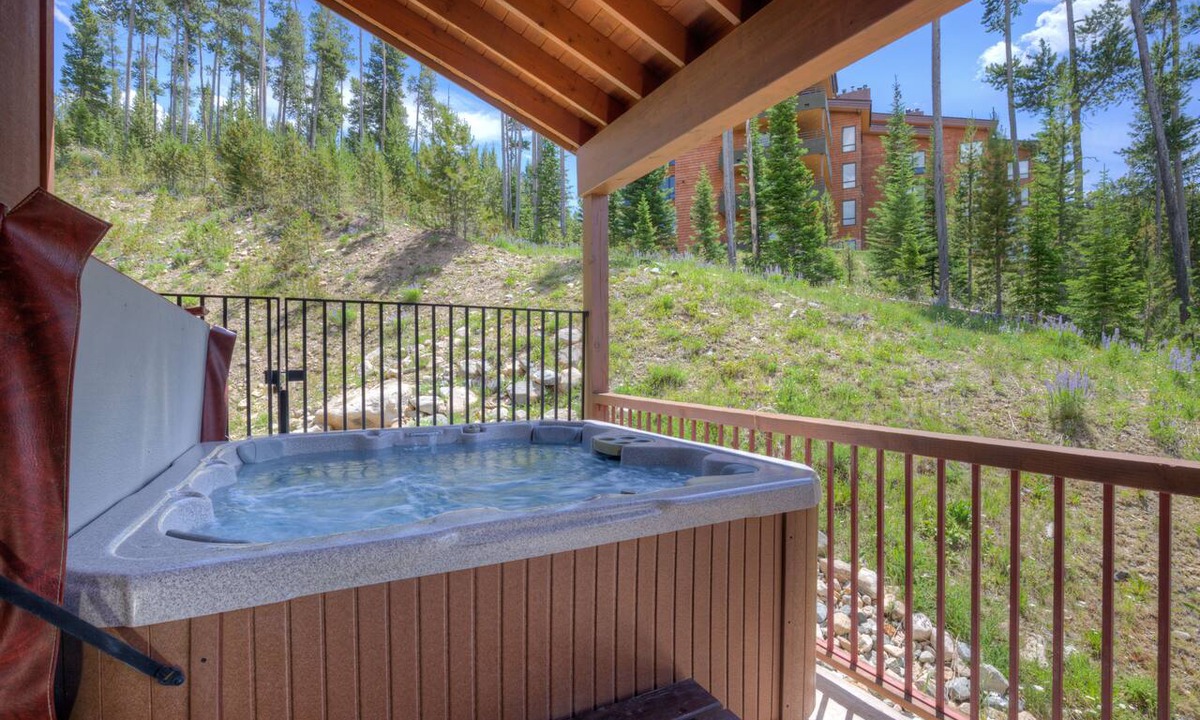 Big Sky Condo | Condo w/private hot tub, fireplace, great views & community gym - Mountain Lake Luxury Lookout