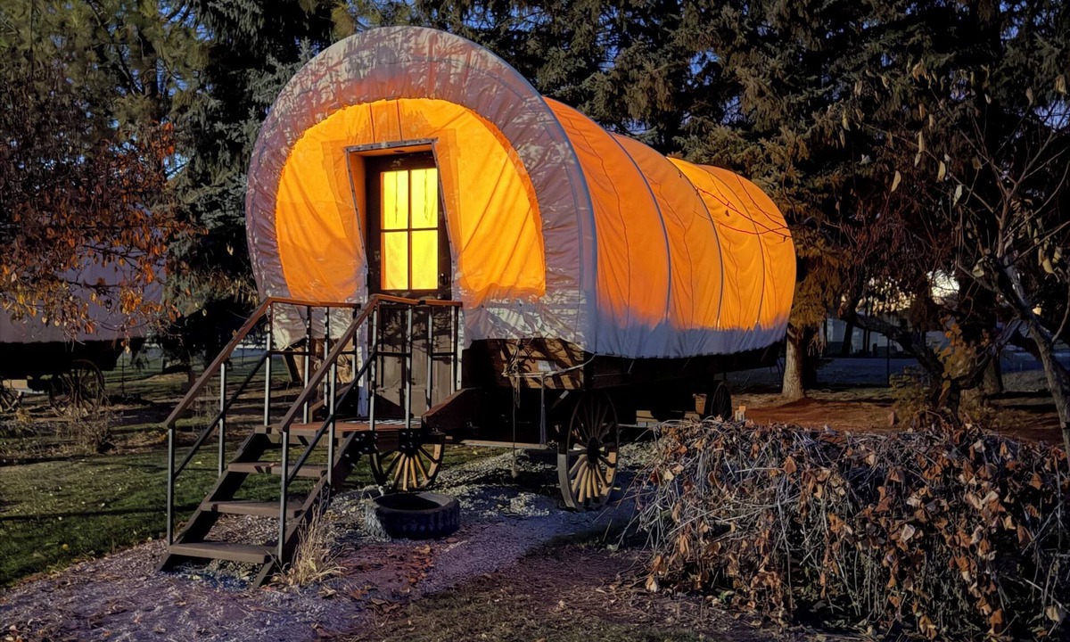 Moreland Cabin | Conestoga Wagon Retreat